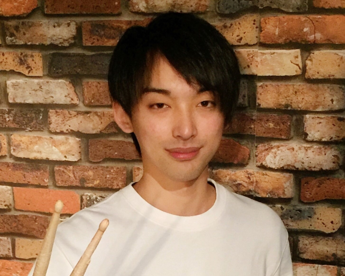 CONTENTS講師紹介講師インタビューシステム・料金ご入会に必要なもの体験レッスン楽しさの秘密・当店が選ばれる理由を大公開！音楽をもっと楽しみたい方へお問い合わせ講師紹介 講師インタビュー 好きな・得意な演奏ジャンルはなんですか？ 特にオルタナティブロック、プログレで、邦楽、洋楽問わず、いろいろ聴 [&hellip;]