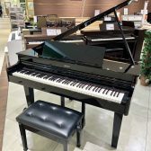 【 電子ピアノ 】グランドピアノ型電子ピアノ「GP-6」を店頭展示しております！