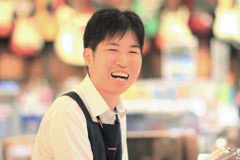 スタッフ写真 絶賛模索中 阿藤