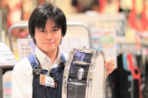 スタッフ写真 音楽教室・ドラム 向井