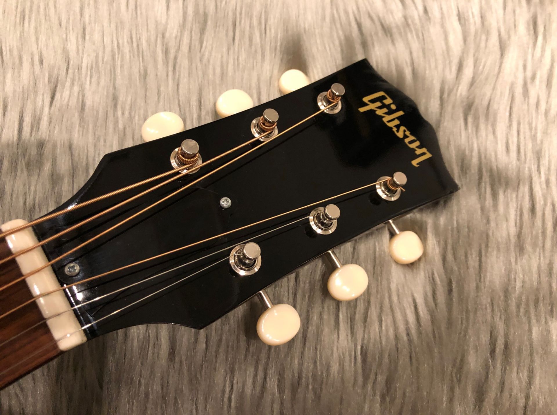 アコースティックギター】GIBSONよりLG-2を小ぶりにした限定品