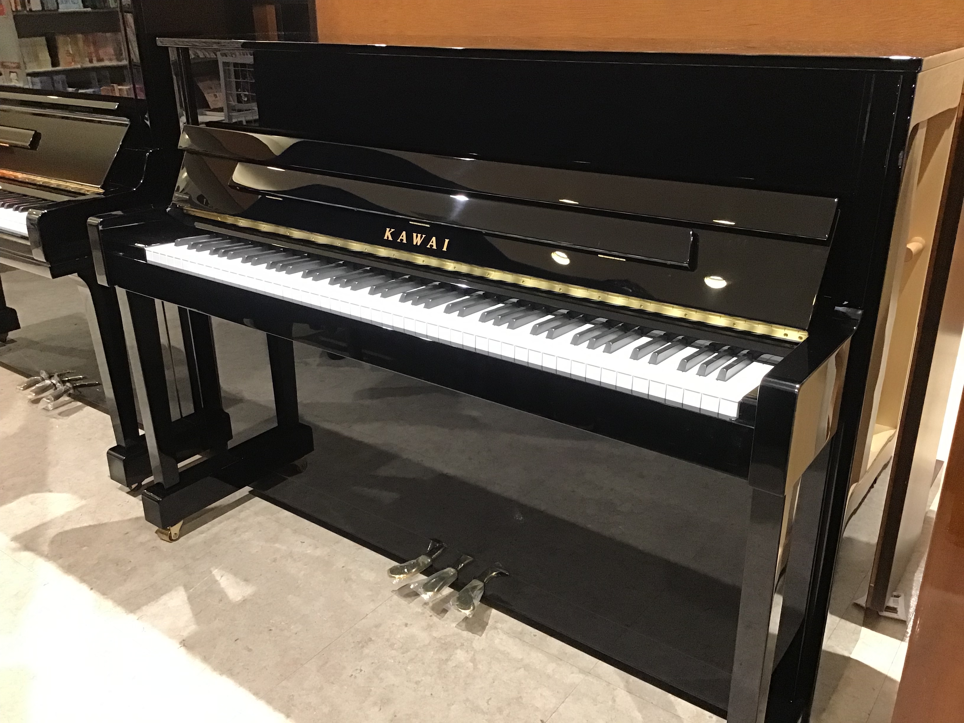 アップライトピアノKAWAI　K-114SX