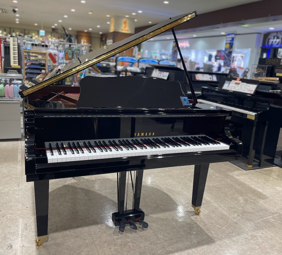 グランドピアノYAMAHA　GB1K