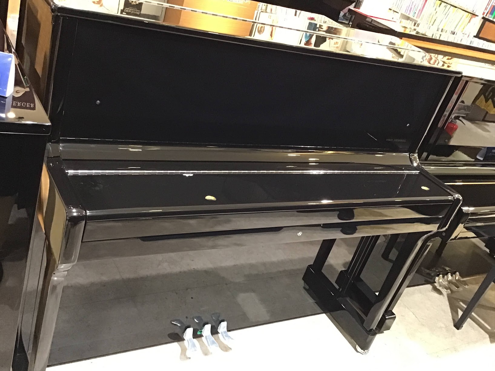 アップライトピアノ/新品STEINBERG　AT23DC