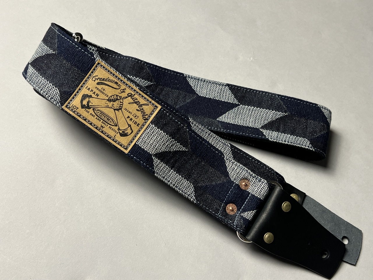 Grande uomoGrande uomo × graphzero コラボモデル graphzero矢絣【Navy】