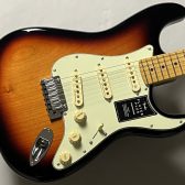 Fender　Player Plus Stratocaster Maple Fingerboard
