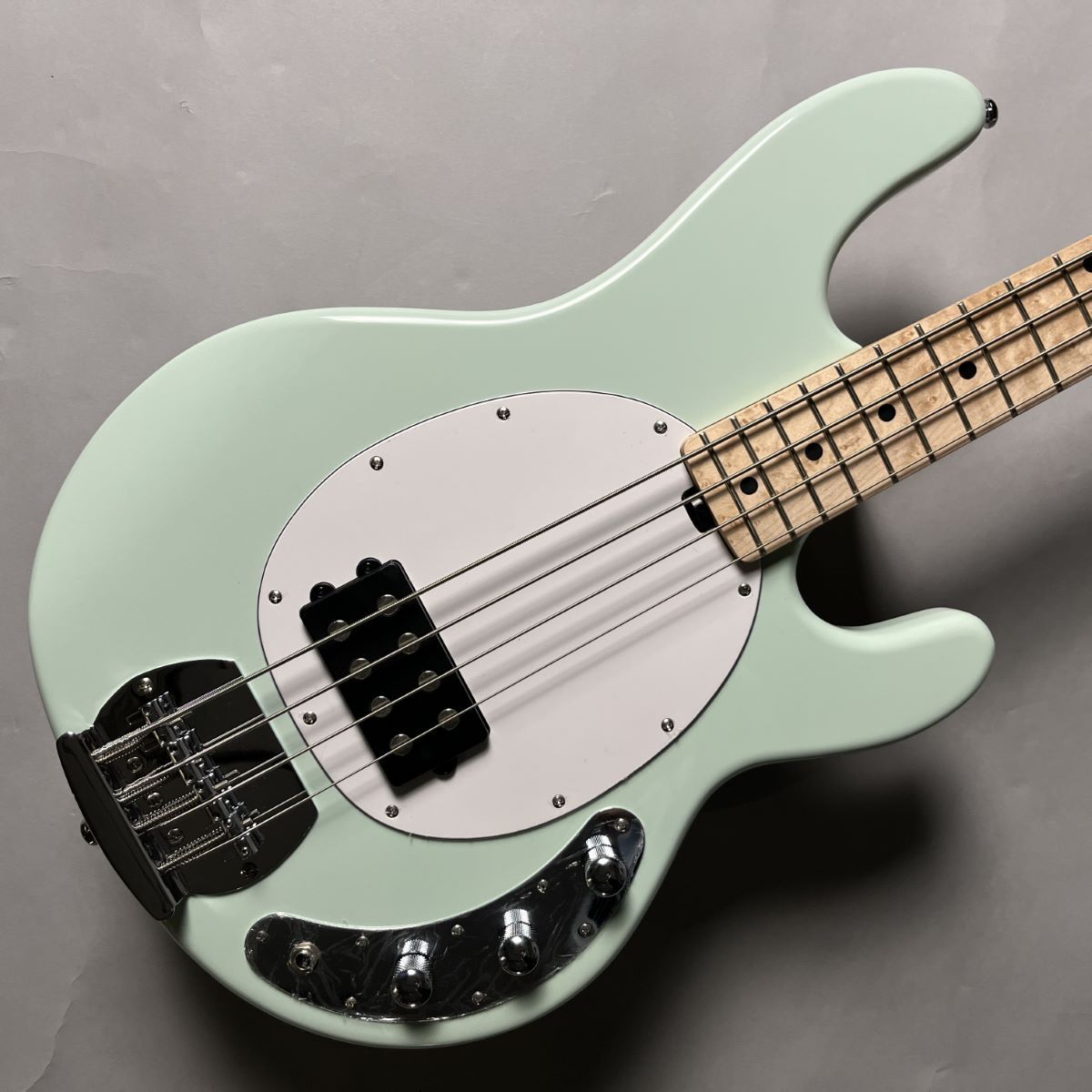 Sterling by MUSIC MAN STINGRAY RAY4 MG｜島村楽器 イオン