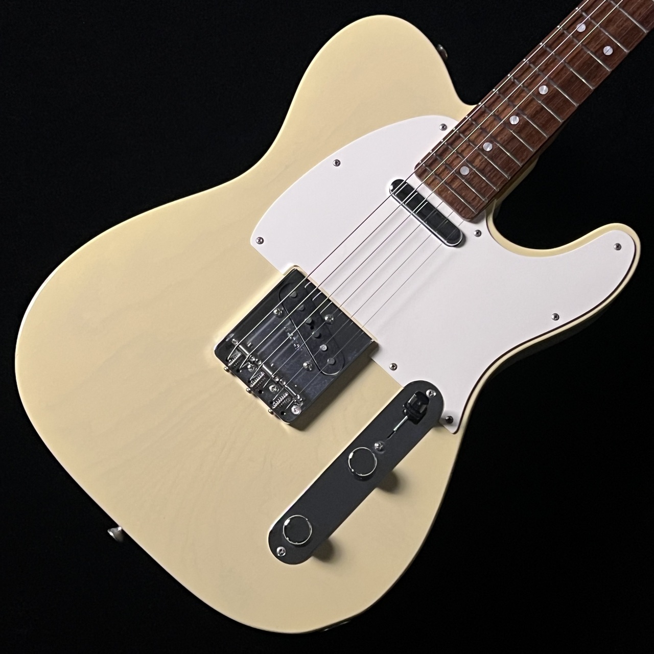 CONTENTS2.89kgと非常に軽量なK,Nyuiのテレモデルが入荷！バーズアイメイプルネック、マダガスカルローズ指板を採用した1本。音楽をもっと楽しみたい方は音楽教室がオススメ♪体験レッスンスケジュールはこちらから♪お問い合わせ2.89kgと非常に軽量なK,Nyuiのテレモデルが入荷！バーズア […]