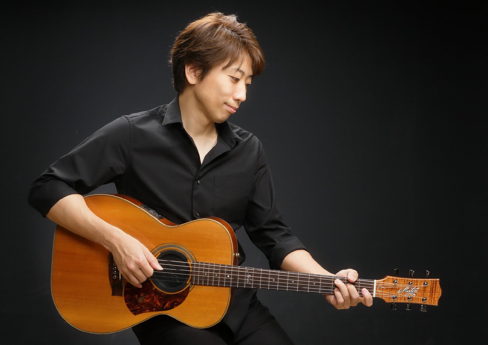 HPをご覧の皆様こんにちは。イベント担当の黒住（くろすみ）です。 ご近隣にお住まいの皆様にビッグニュースが飛び込んできました！ Tommy Emmanuel Japan Tourでオープニング アクトを務め、Maton Guitarsエンドースメント・アーティストである西山　隆行（にしやま　たかゆき […]