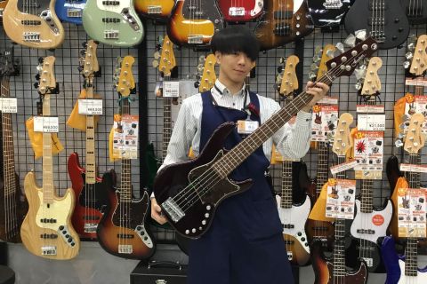 スタッフ写真 ベース、デジタル製品、DTM、管楽器 森山
