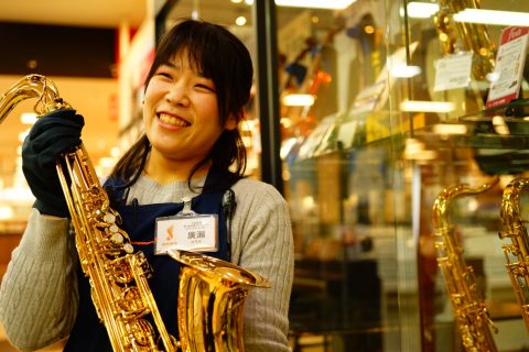 スタッフ写真 管楽器、弦楽器、楽譜、雑貨 廣瀨