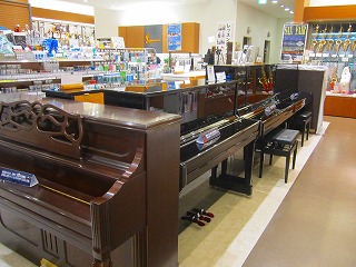 こちらのページはアコースティックピアノ総合ページです。]][http://www.shimamura.co.jp/kusatsu/index.php?itemid=100446::title=電子ピアノをお探しの方はこちらです。] *専門スタッフがピアノ選びのサポートさせていただきます！ |*名前| […]
