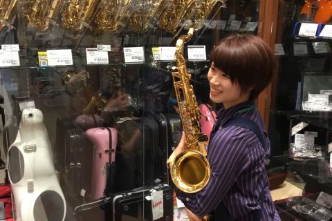 スタッフ写真 電子ピアノ・キーボード/ピアノアドバイザー 山﨑
