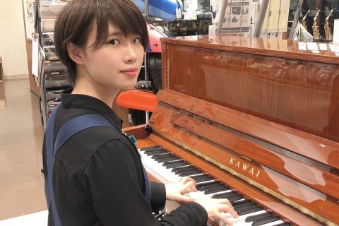 スタッフ写真 電子ピアノ・キーボード/ピアノアドバイザー 山﨑