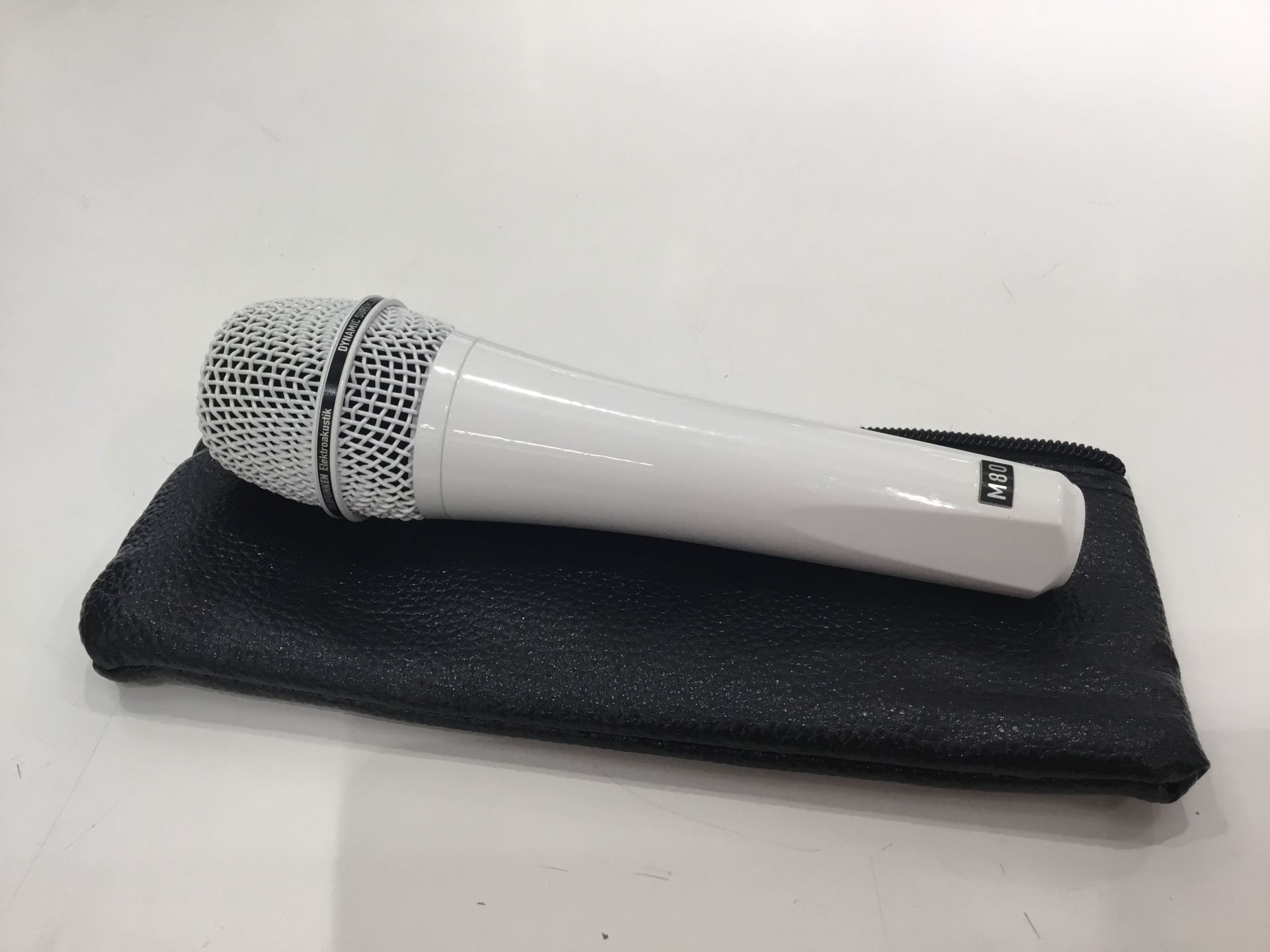 解像度抜群！TELEFUNKEN　M80入荷！！！