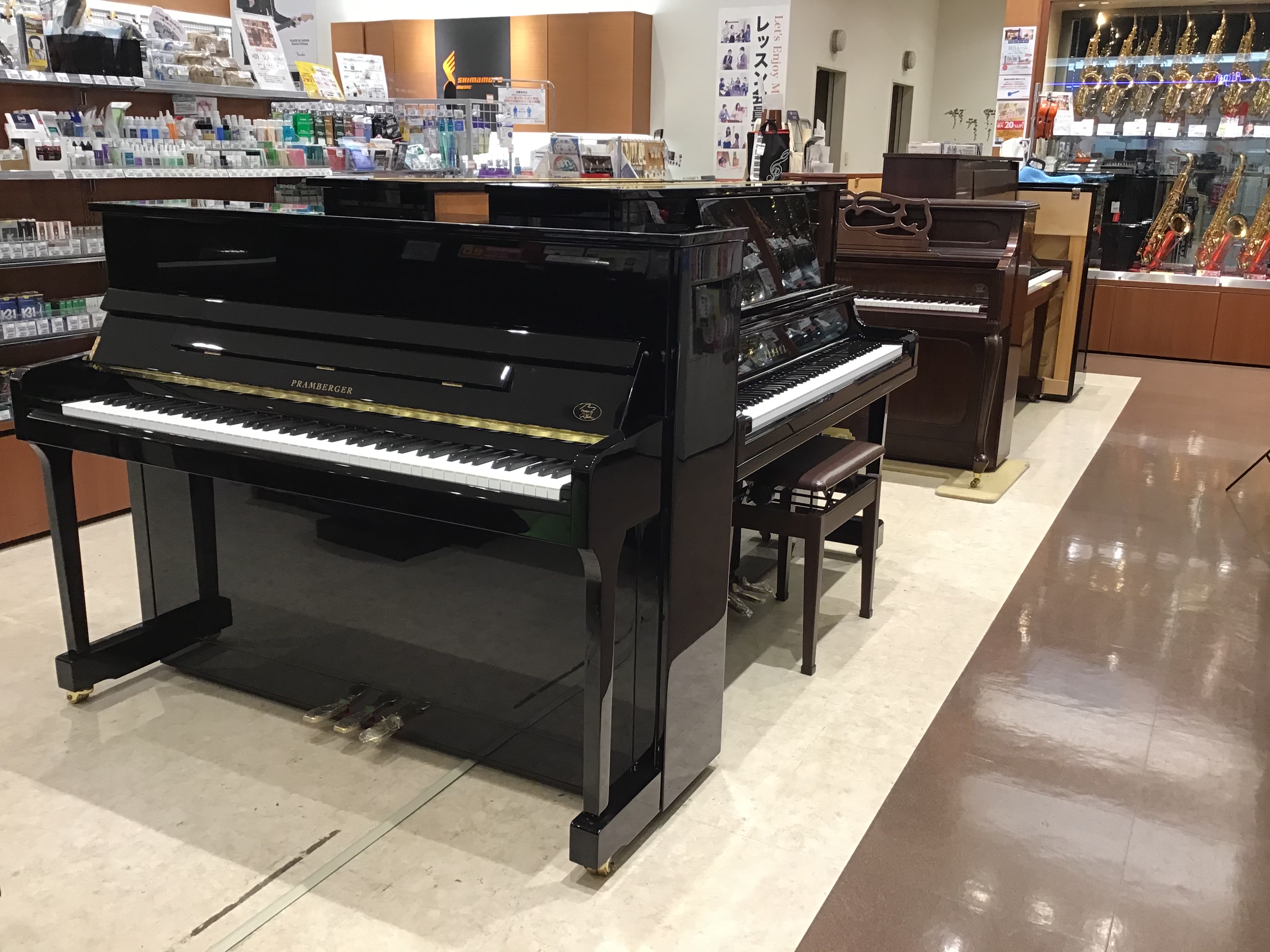 島村楽器イオンモール草津店は関西エリアで大人気のショッピングモールイオンモール草津の3階にある総合楽器店です。 ショッピングやお食事、映画鑑賞などのお出かけのついでに、お気軽にお立ち寄りいただけます。 電子ピアノコーナーでは、主要5大メーカー（YAMAHA・KAWAI・CASIO・Roland・KO […]