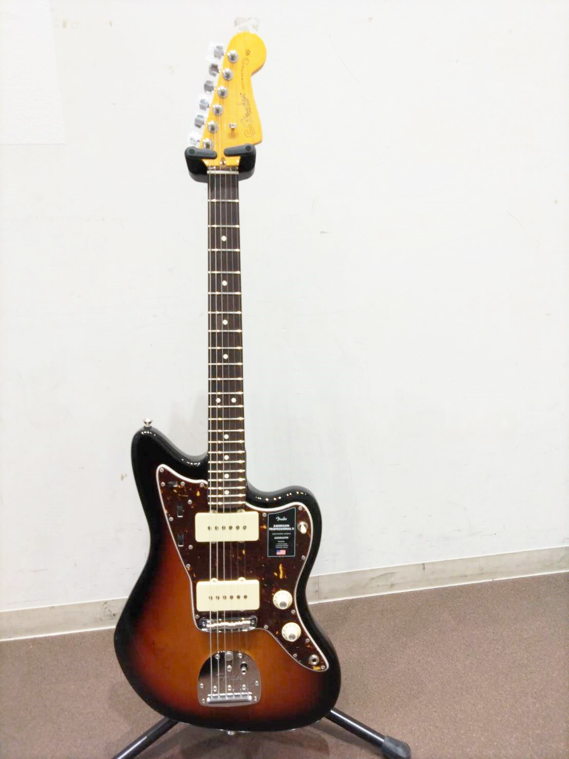FenderAMERICAN PROFESSIONAL II JAZZMASTER®