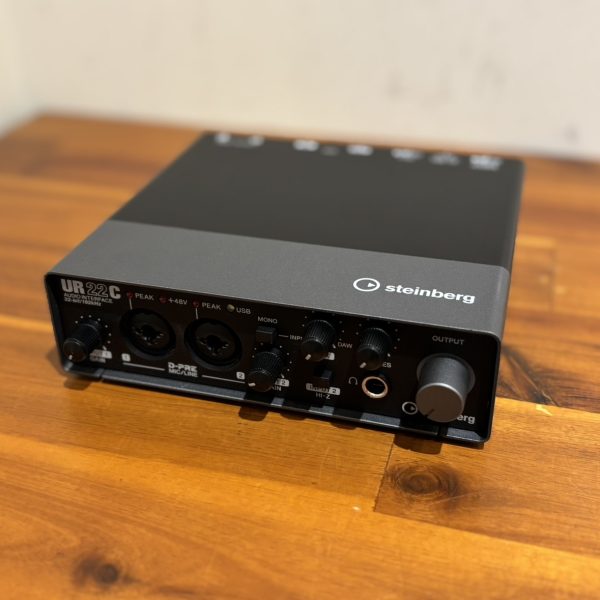 steinberg（スタインバーグ）<br />
UR22C<br />
通常売価￥28,600（税込）<br />
→￥25,740（税込）