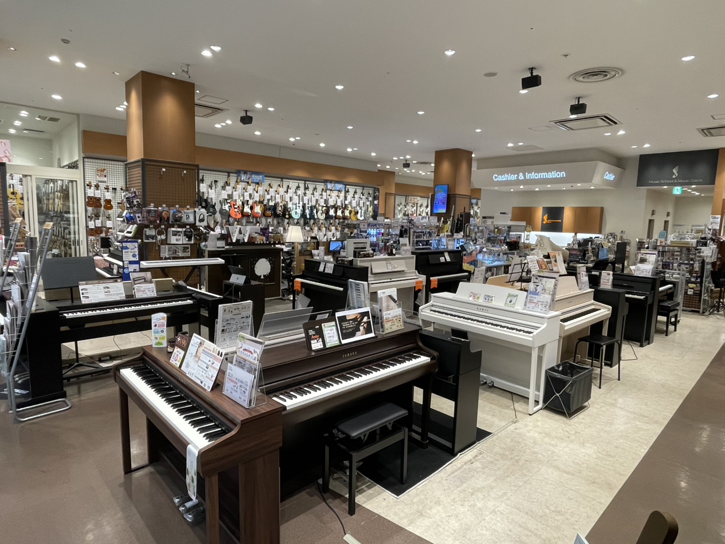 こんにちは！島村楽器イオンモール草津店 ピアノ担当の塩見(しおみ)と申します。 4月20日(月)～6月28日(日)まで、対象製品の購入時にプレゼントがついてくる『Earlysummer PianoFair』を開催中！ 通常よりもお得にお買い求めいただける期間となっておりますので、この機会にぜひご来店 [&hellip;]