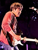 ギター科講師　樋江井寛