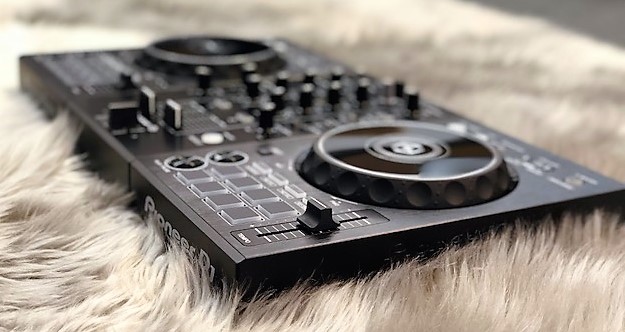 【DJ新製品】Pioneer/パイオニアのDJコントローラーDDJ-400展示してます！