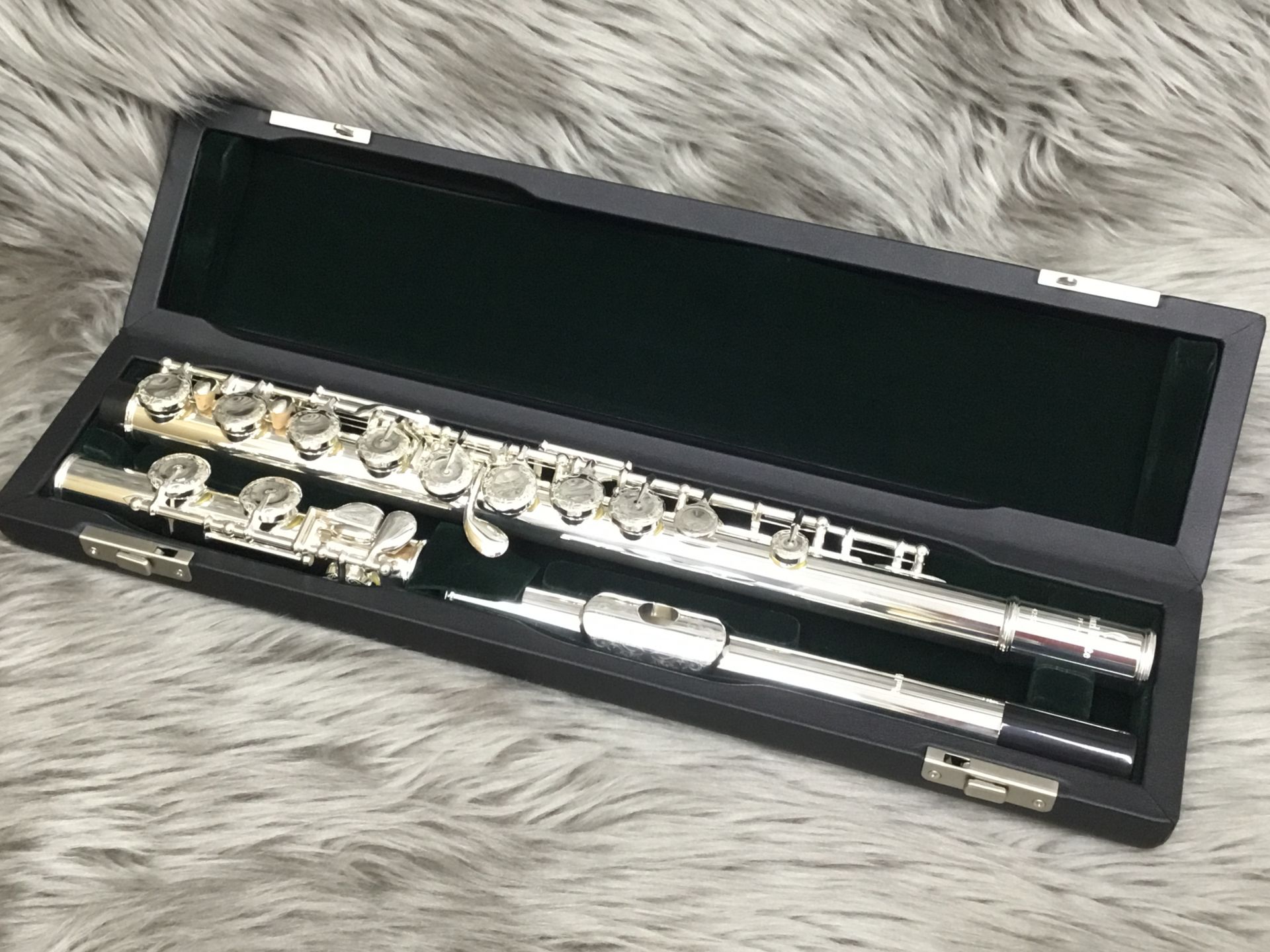 【フルート】Pearl数量限定モデル PF-665E 入荷のご案内