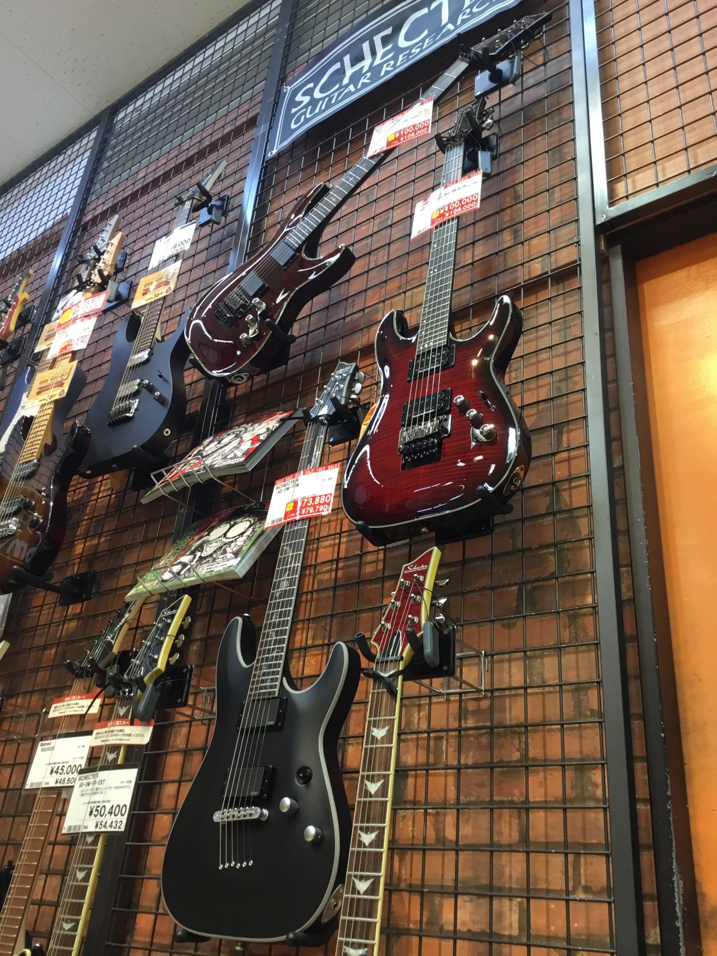 【エレキギター・セール情報】SCHECTER特別価格で入荷！！