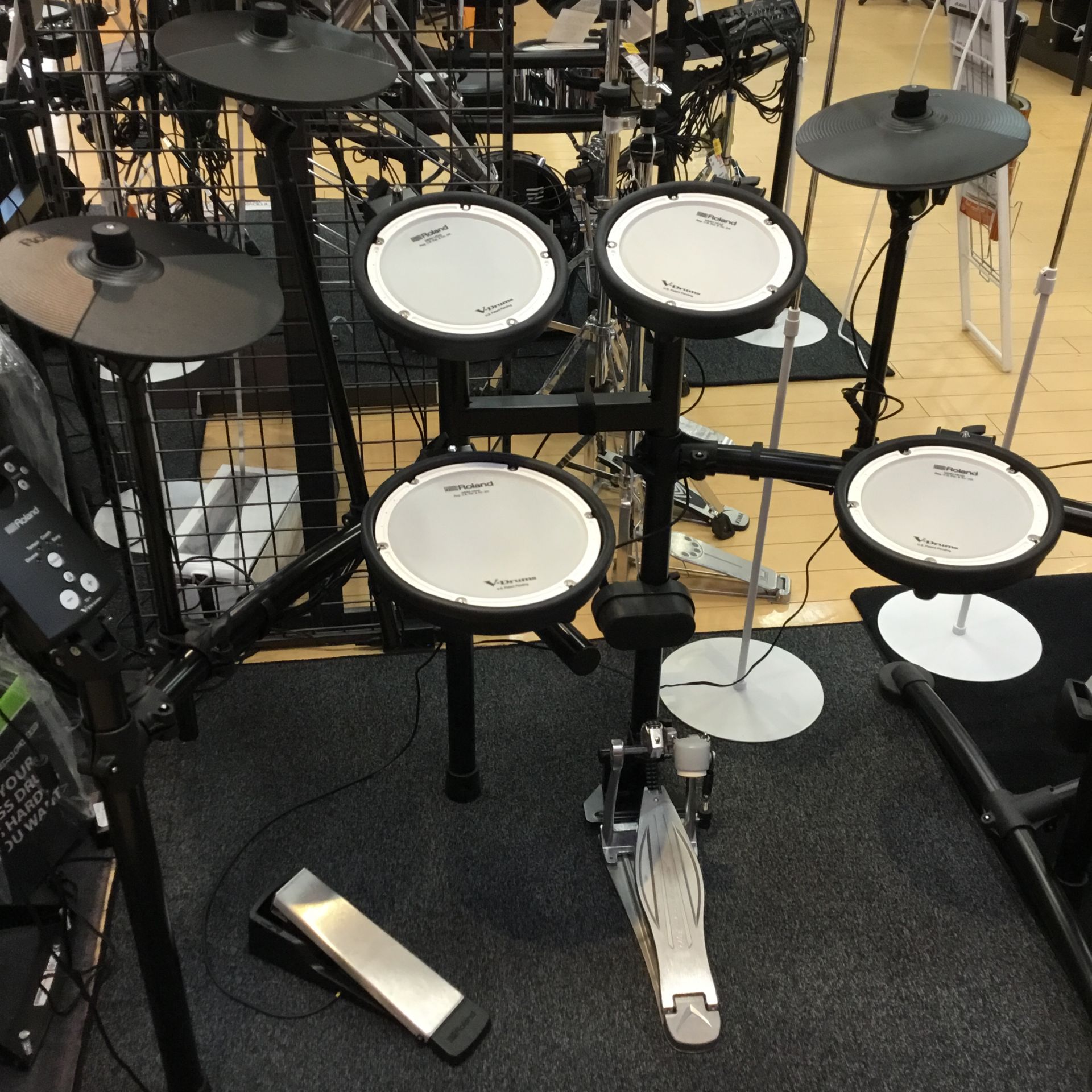 電子ドラム人気モデル！V-Drums TD-1DMK店頭展示ございます！
