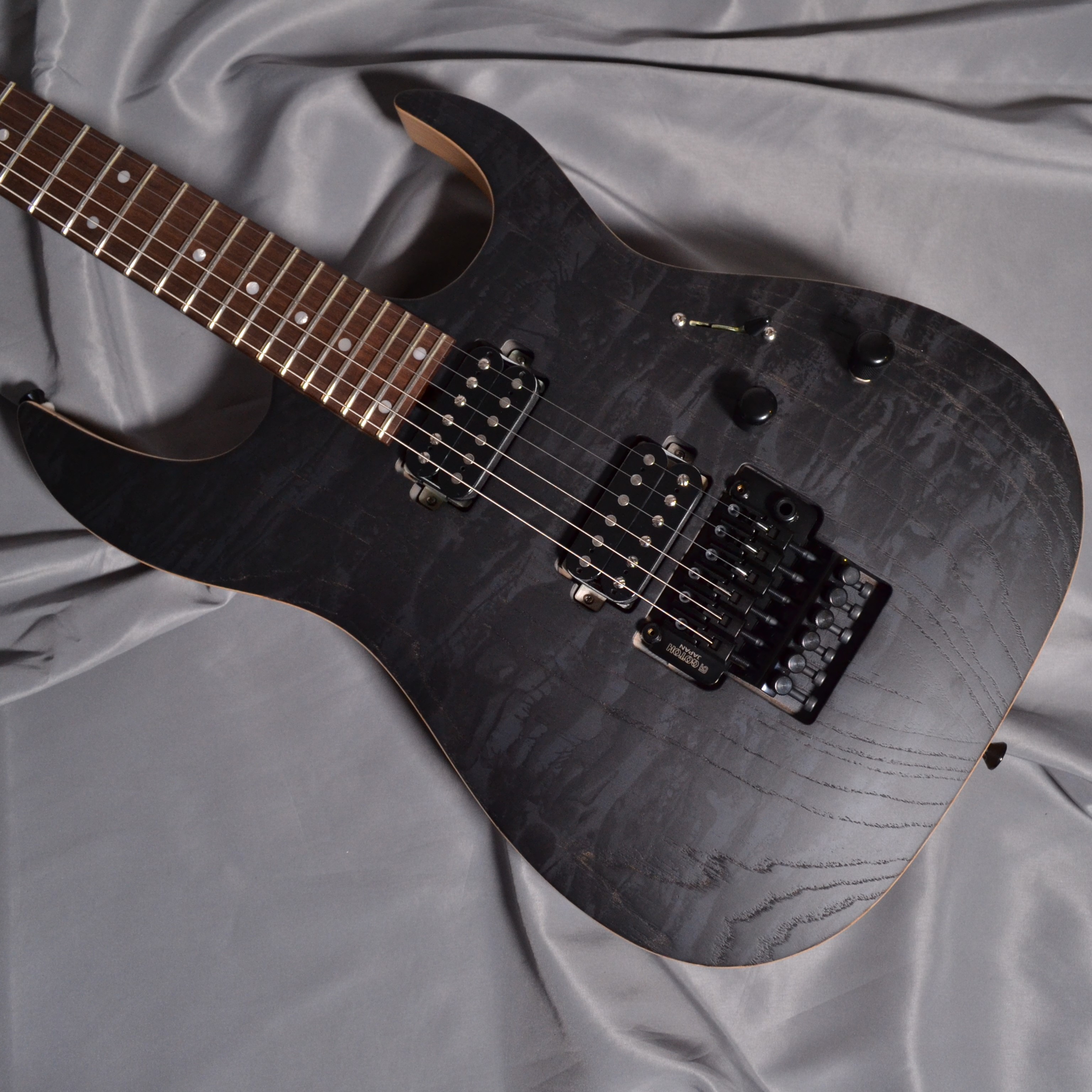 エレキギターS-624LT Rosewood Alder HH / Cloud Black【3.51kg】