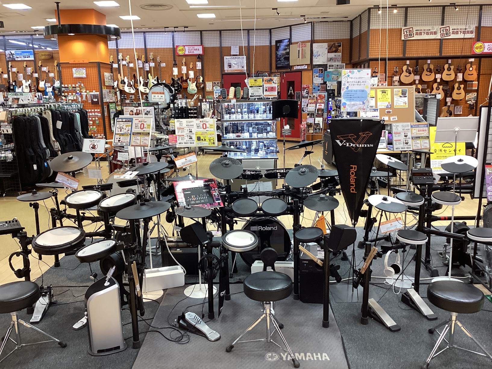 こんにちは！イオンモール釧路昭和店ドラム担当松本です！店頭にある、Roland4種類・YAMAHA2種類の計6種類の電子ドラム、ヘッドホン・スピーカー、防音アクセサリーをご紹介していきます。ご紹介する電子ドラムは全てイオンモール釧路昭和店にて試打可能！皆様のご来店を心よりお待ちしております。お問い合 […]