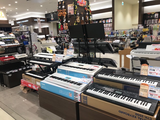 皆さんこんにちは！]]キーボード担当花岡です！]]本日は新製品のご紹介です♪]]CASIOより電子ピアノ・キーボードが続々と新登場します！]]ぜひお好みのキーボードを見つけてくださいね！ *新商品ラインナップ [#t:title=[!!PX-S1000RD!!]]]][#s:title=[!!LK- […]