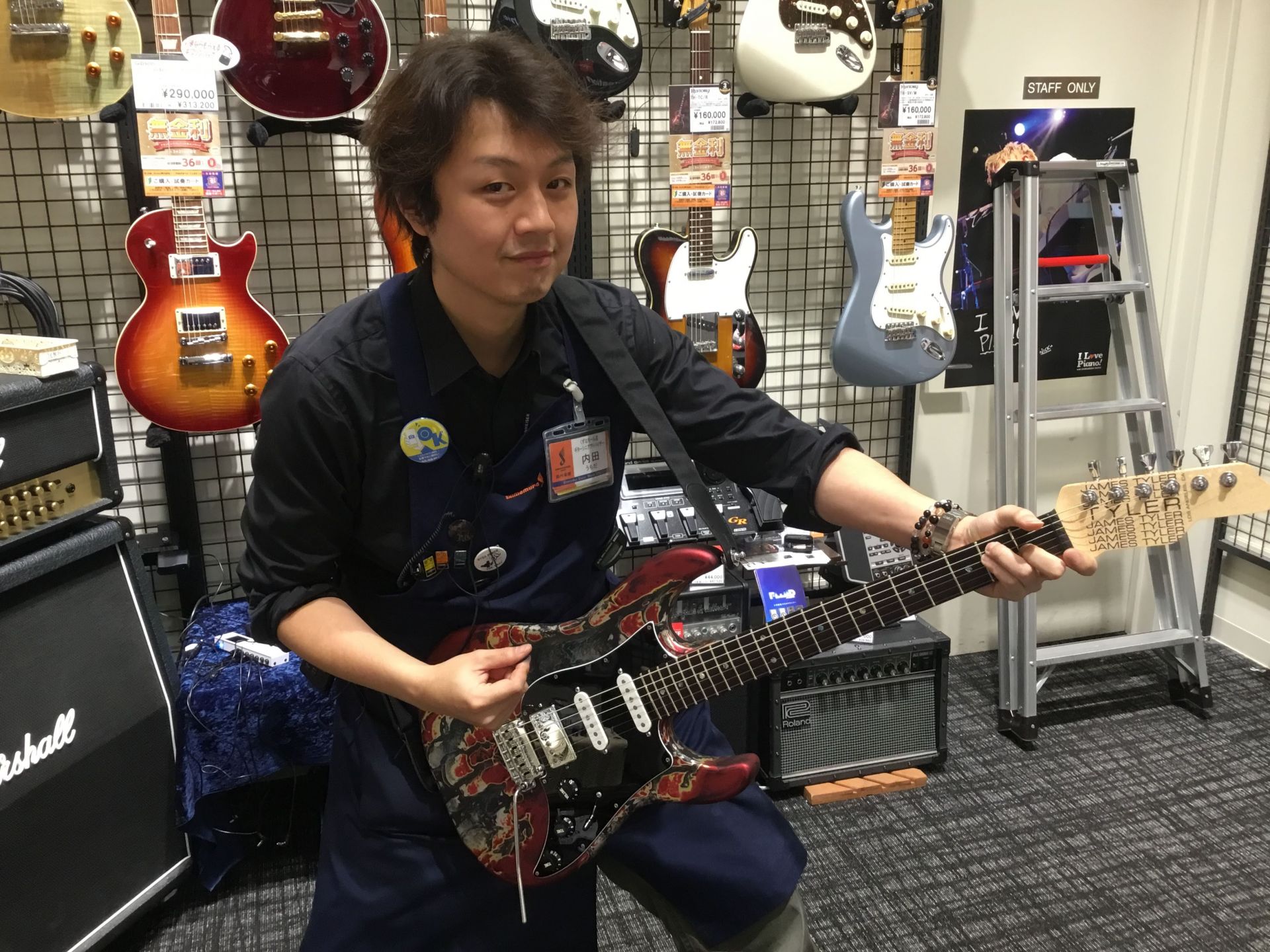 [https://twitter.com/shima_kuzuha::title=] 皆さんこんにちは。 くずは店の内田です。 もうすぐ春ですね。 [!!今回はおススメの自宅練習用アンプをご紹介しますね。!!] これからギターを始める方や自宅用のアンプに悩んでいる方はぜひご覧ください。 アンプを選ぶ […]