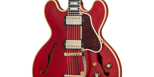ヒストリック・スペック x マーフィー・ラボのアルチザンがエイジング による世界 200 本限定プレミアギターが発売！ [Gibson 公式ページより]ノエル・ギャラガーとES-355との関係は、オアシスの結成当初までさかのぼります。 　当時は「弾くのをためらうくらい素晴らしいギター」ということで、 […]
