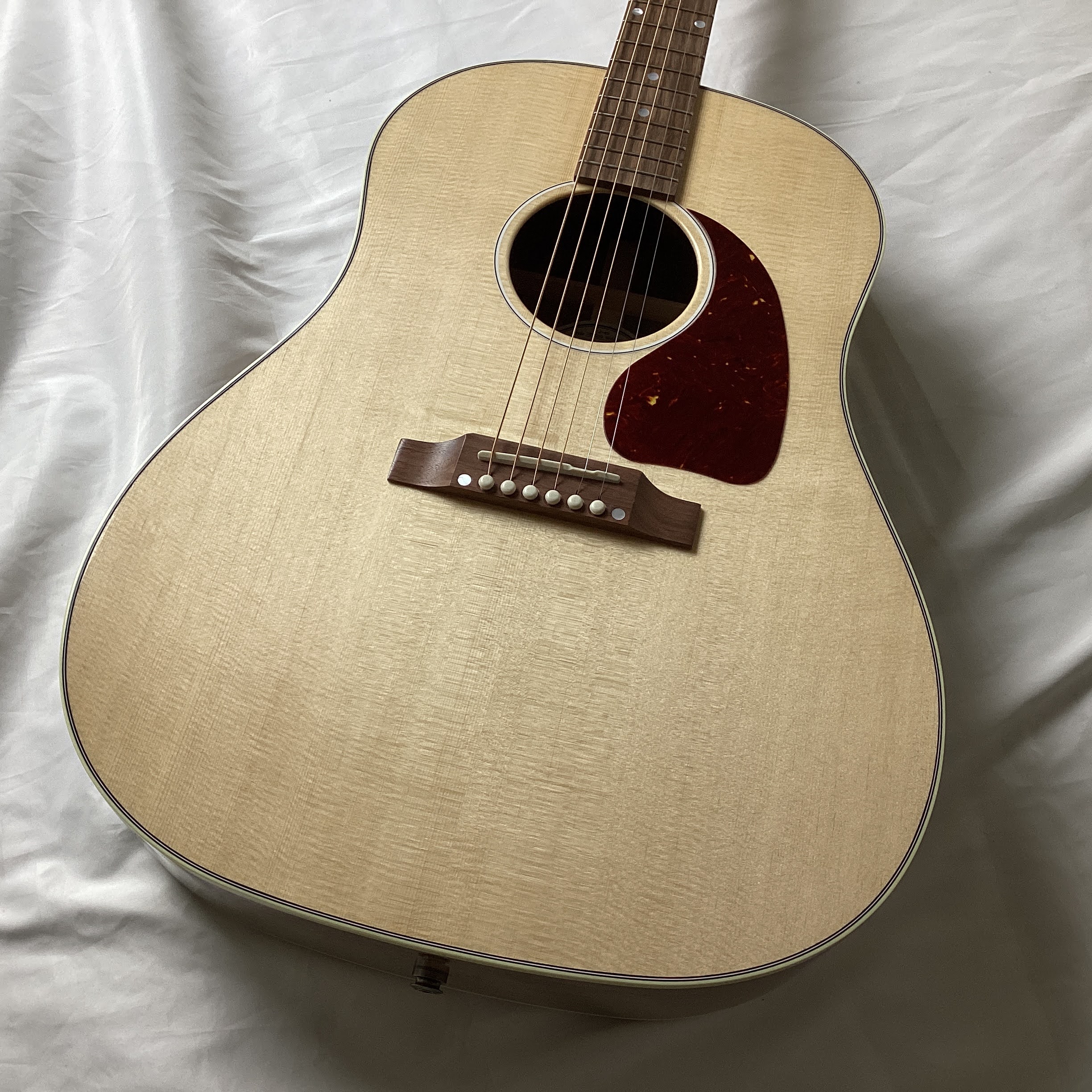 GibsonJ-45 Studio Walnut