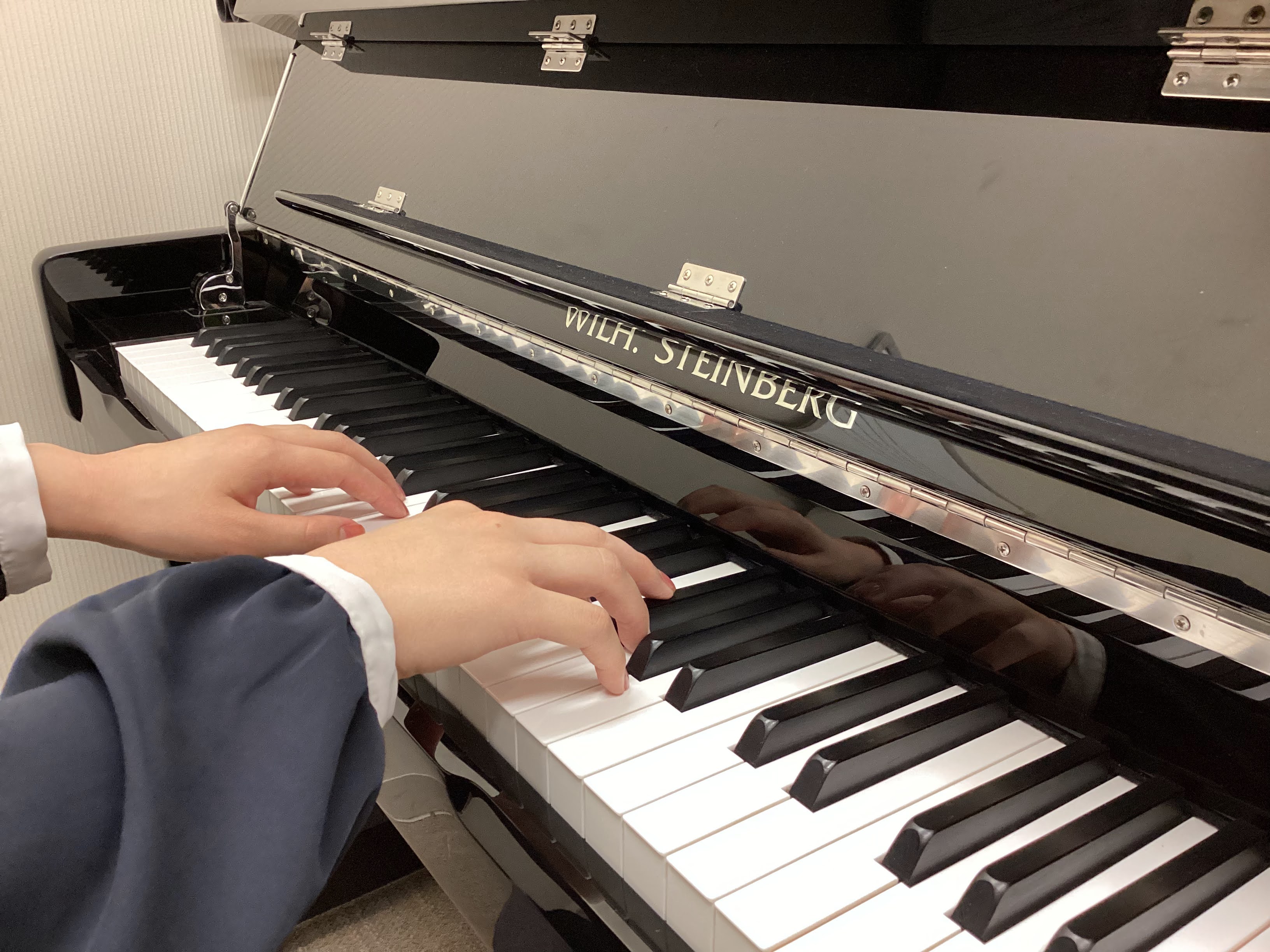 CONTENTS【予約制レッスン】大人のためのピアノサロン新規開講！ピアノサロンの魅力ピアノサロンのコース・会費レッスンのお申込み・お問合せ【予約制レッスン】大人のためのピアノサロン新規開講！ こんにちは！ この度島村楽器くずはモール店にて、4月より高校生以上の大人の方を対象とした予約制ピアノレッス [&hellip;]