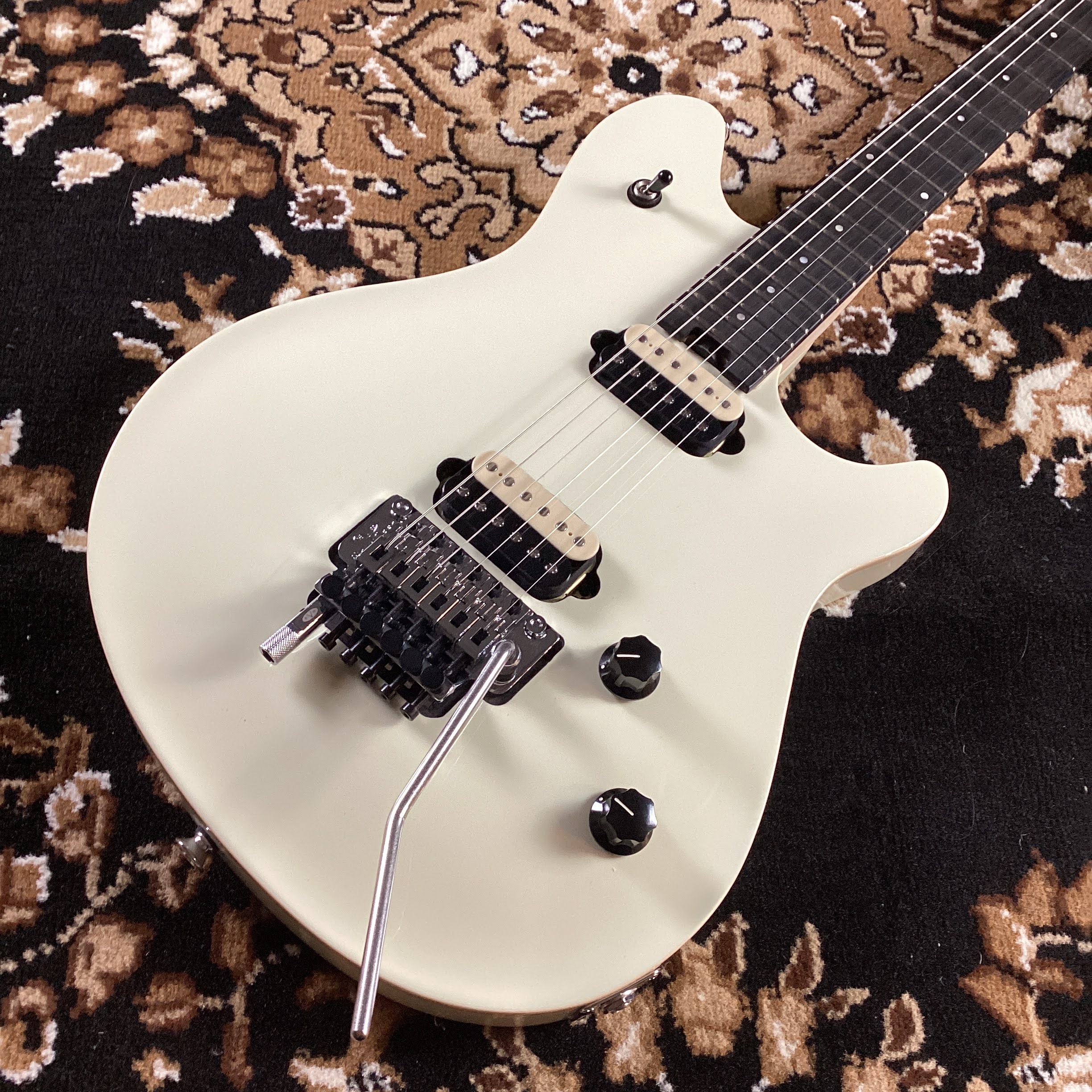 EVHWolfgang Special Ebony Fingerboard Ivory