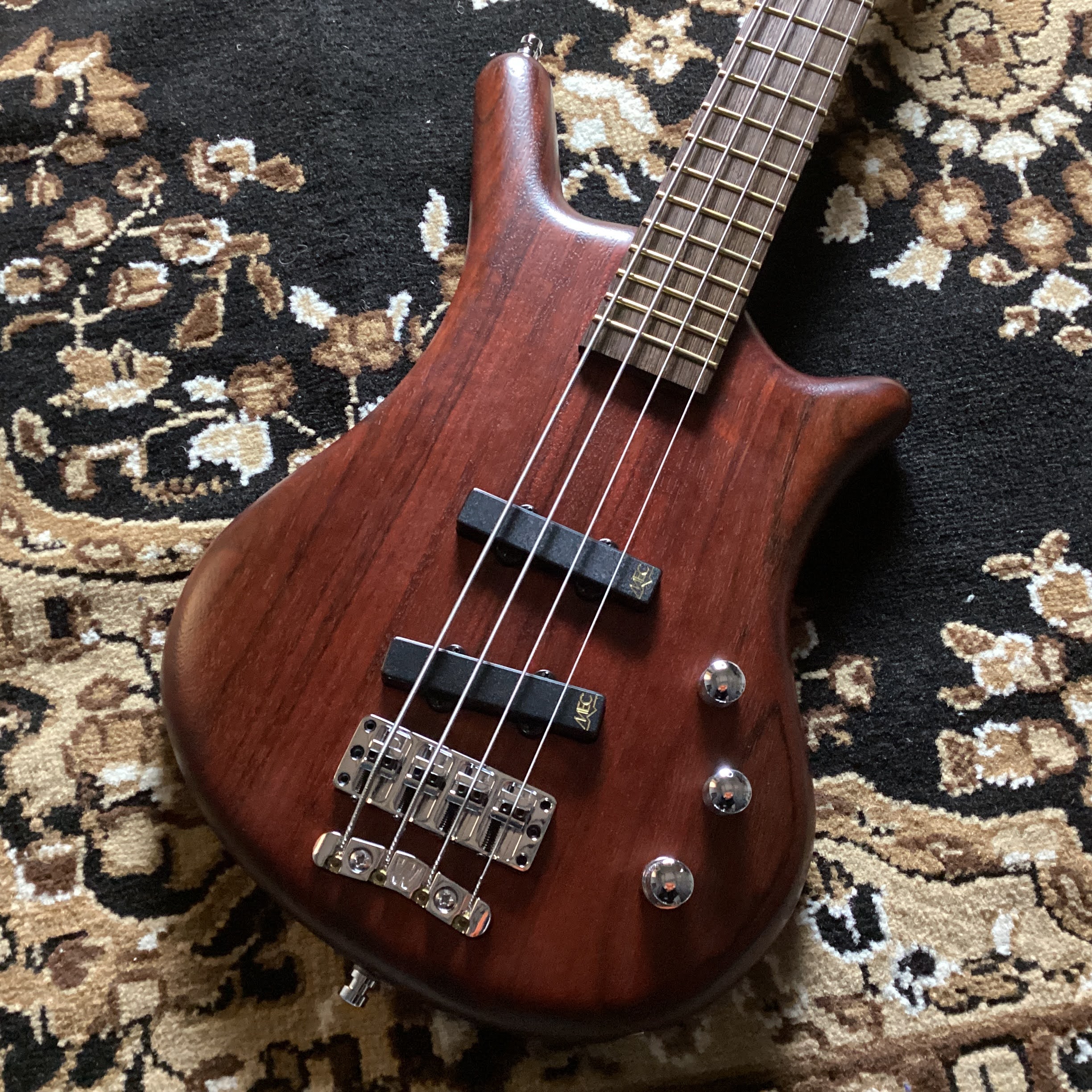 WarwickPro Series Thumb Bass Bolt-On 4st Burgundy Red Transparent Satin