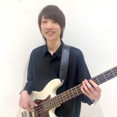 樟葉駅前【小学生から70代まで通えるベース教室】（月曜日）才 稔弘　どんな先生？