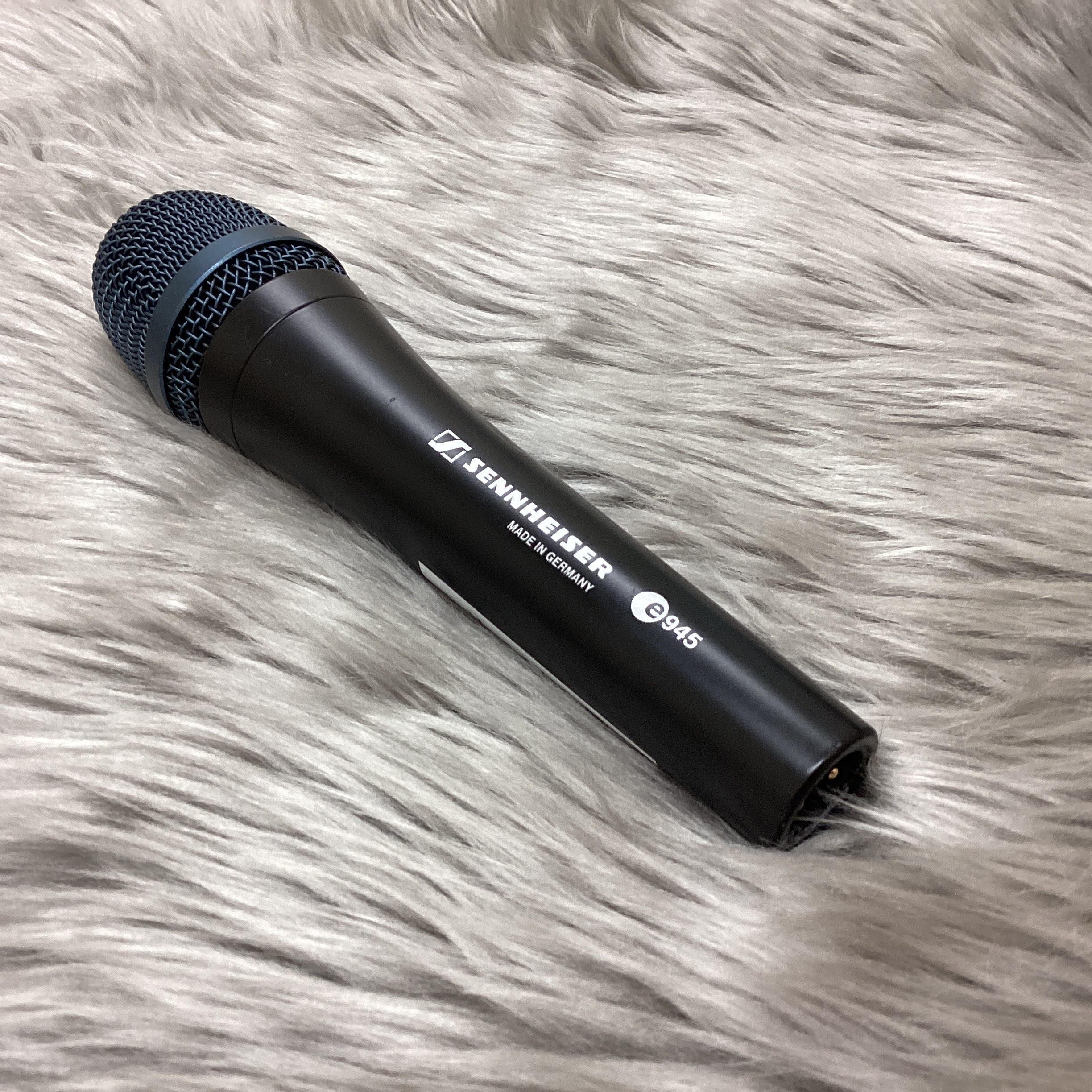 Sennheisere945