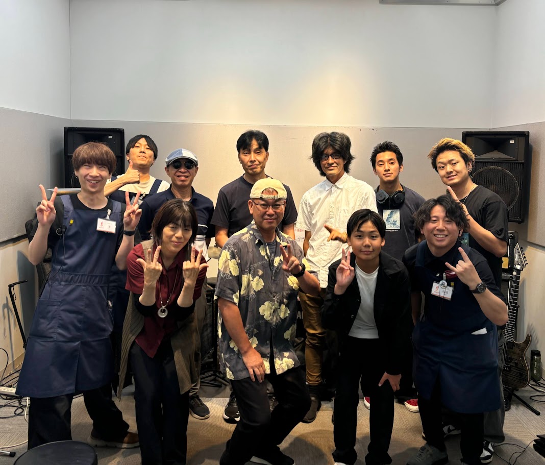 みなさんこんにちは！くずはモール店の前田です！ 7/26に店内スタジオでインストアライブ「くずは　Summer Live 2026」を開催しました♪ このイベント名を銘打って初の開催となりましたが、今回は計8組の方にご出演いただきました！！ 早速出演者のみなさんの紹介と、ライブレポートをお届けします [&hellip;]