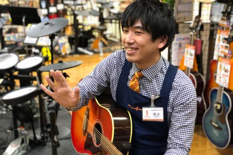 スタッフ写真 ギター・デジタル楽器担当(ギターシニアアドバイザー) 清水