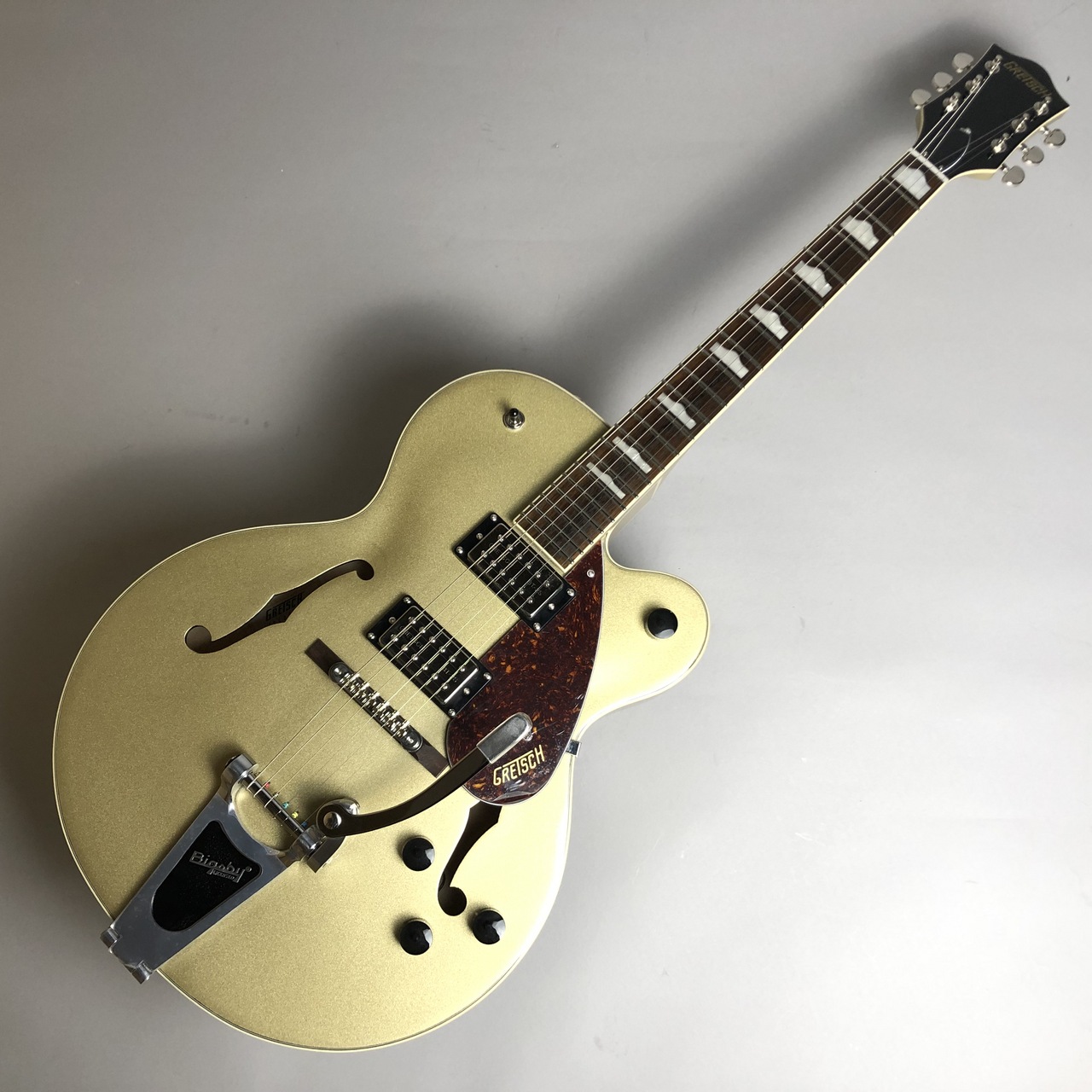 GretschG2420T Streamliner Hollow Body with Bigsby Golddust