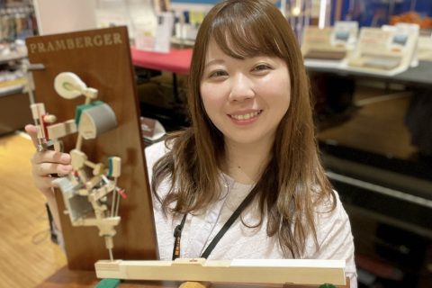 スタッフ写真 副店長:ピアノ全般/防音室 中嶋夏美