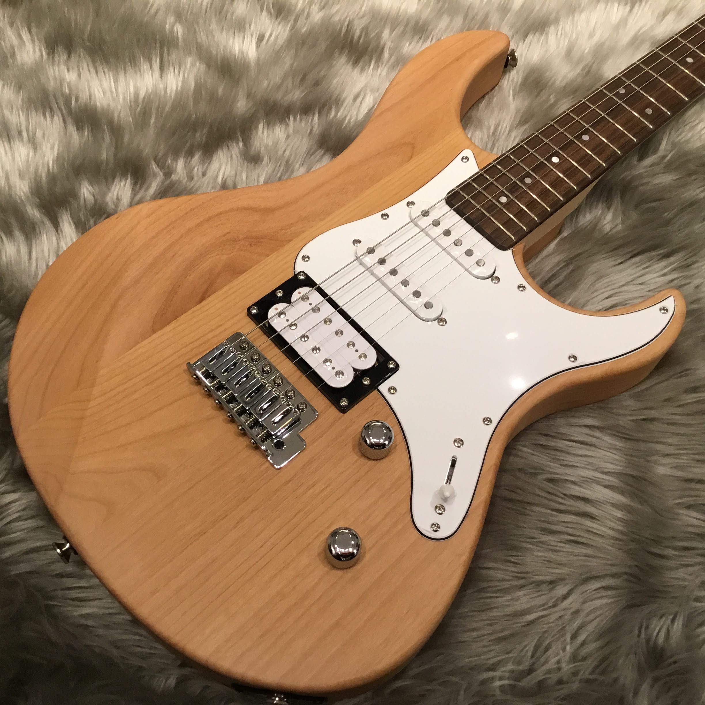 エレキギターYAMAHA パシフィカ PAC112V
