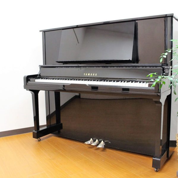 ヤマハ　UX30BL（1989年製）<br />
W154×H131×D65cm／242kg<br />
<br />
￥671,000（税込）<br />
X支柱＆大型譜面台の人気のヤマハ中古ピアノ。このモデル、はっきりとした鋭い響きの仕上がりが多い中、今回は柔らかく深みのあるサウンドが魅力です。