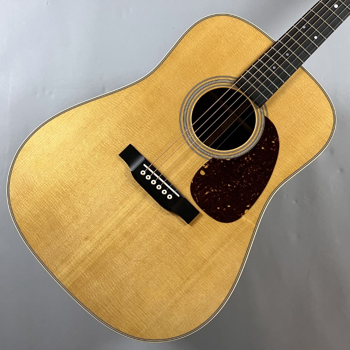 アコースティックギターMartin D-28 Standard 【マーチン】 NAT