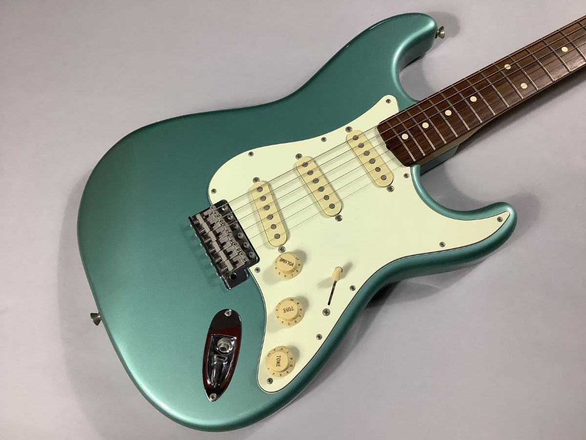 中古エレキギターFender Japan ST-62