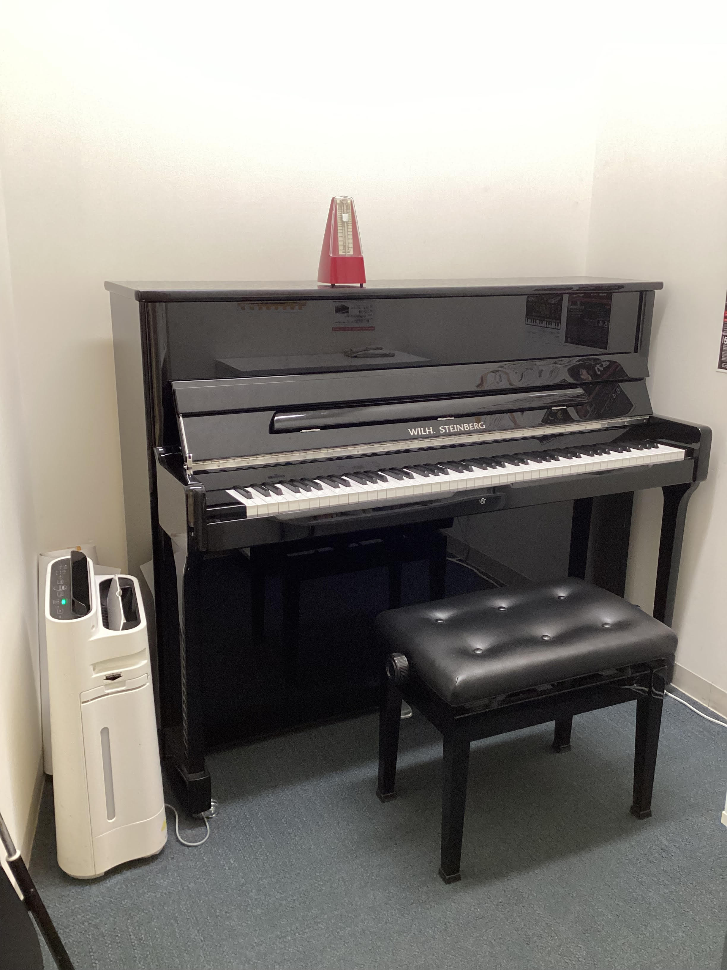 CONTENTSピアノサロンのおすすめポイントレッスンルームの紹介レッスンコース・料金についてインストラクター紹介体験レッスンのご案内1ヶ月お試しレッスンお問い合わせ・お申し込み方法ピアノサロンのおすすめポイント 高校生以上の方限定の大人のためのピアノ教室です。予約制の個人レッスンになっておりますの [&hellip;]