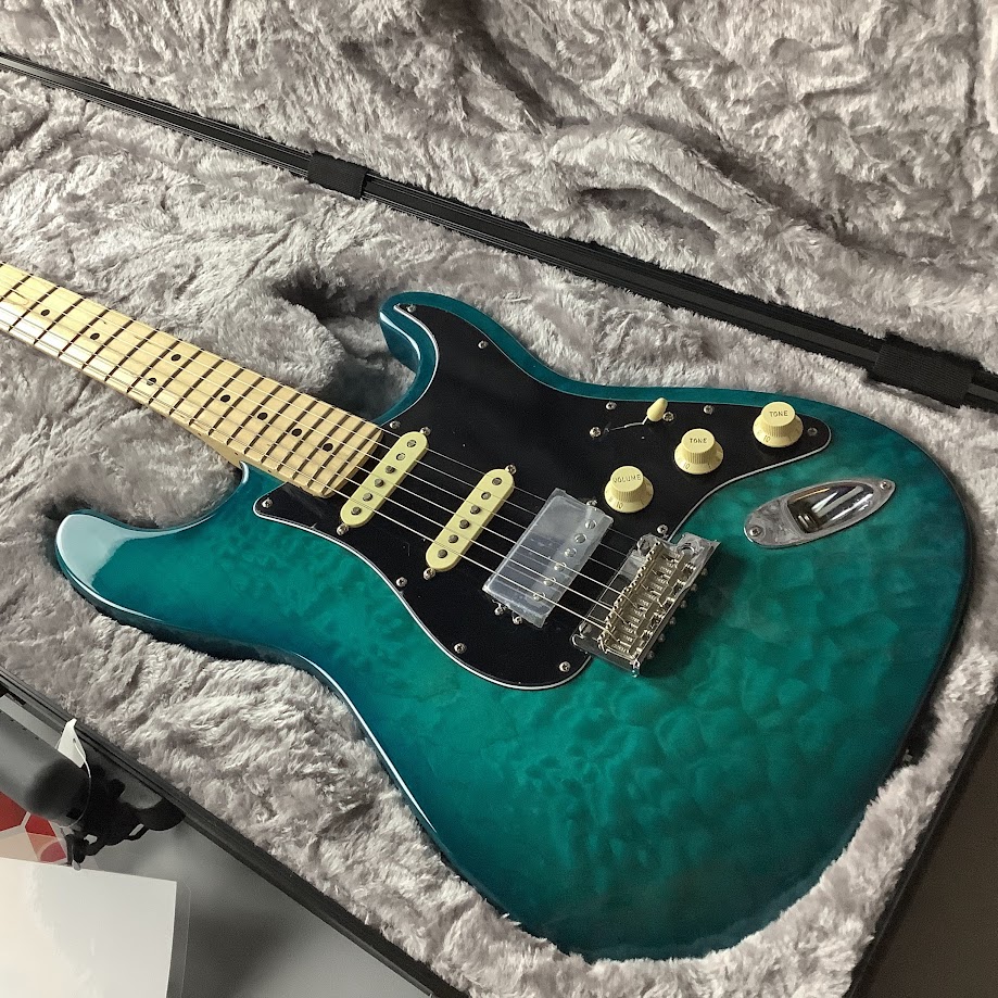 Fender エレキギターAmerican Showcase stratcaster