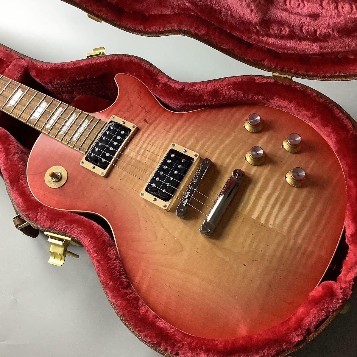 エレキギターLesPaul Standard 60s Faded